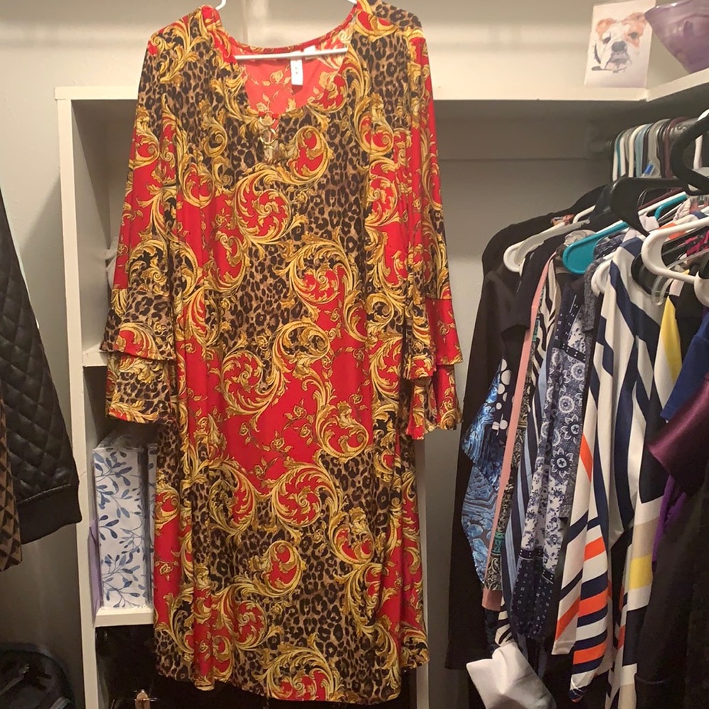 Design resembles Versace